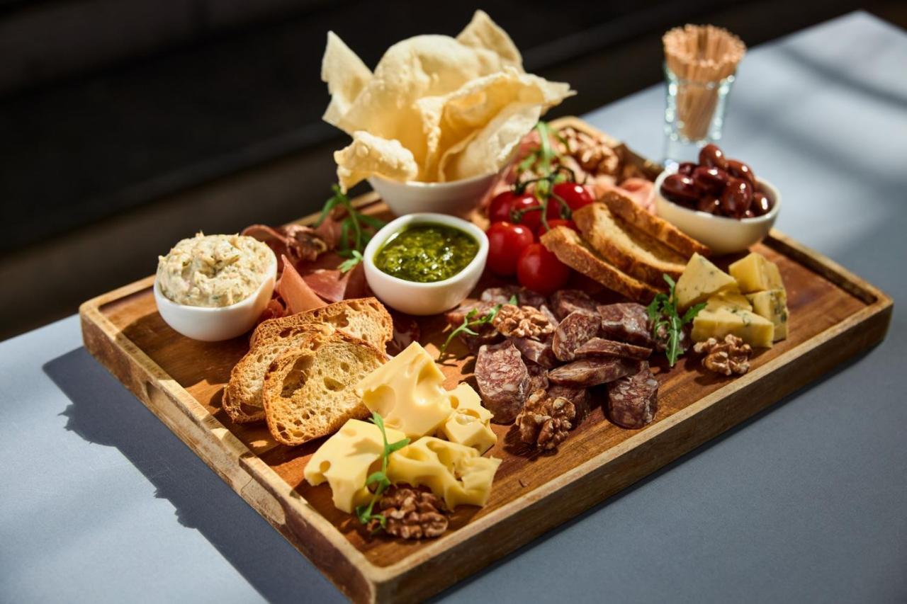 Prinsenhof Groningen Exterior photo A cheese board